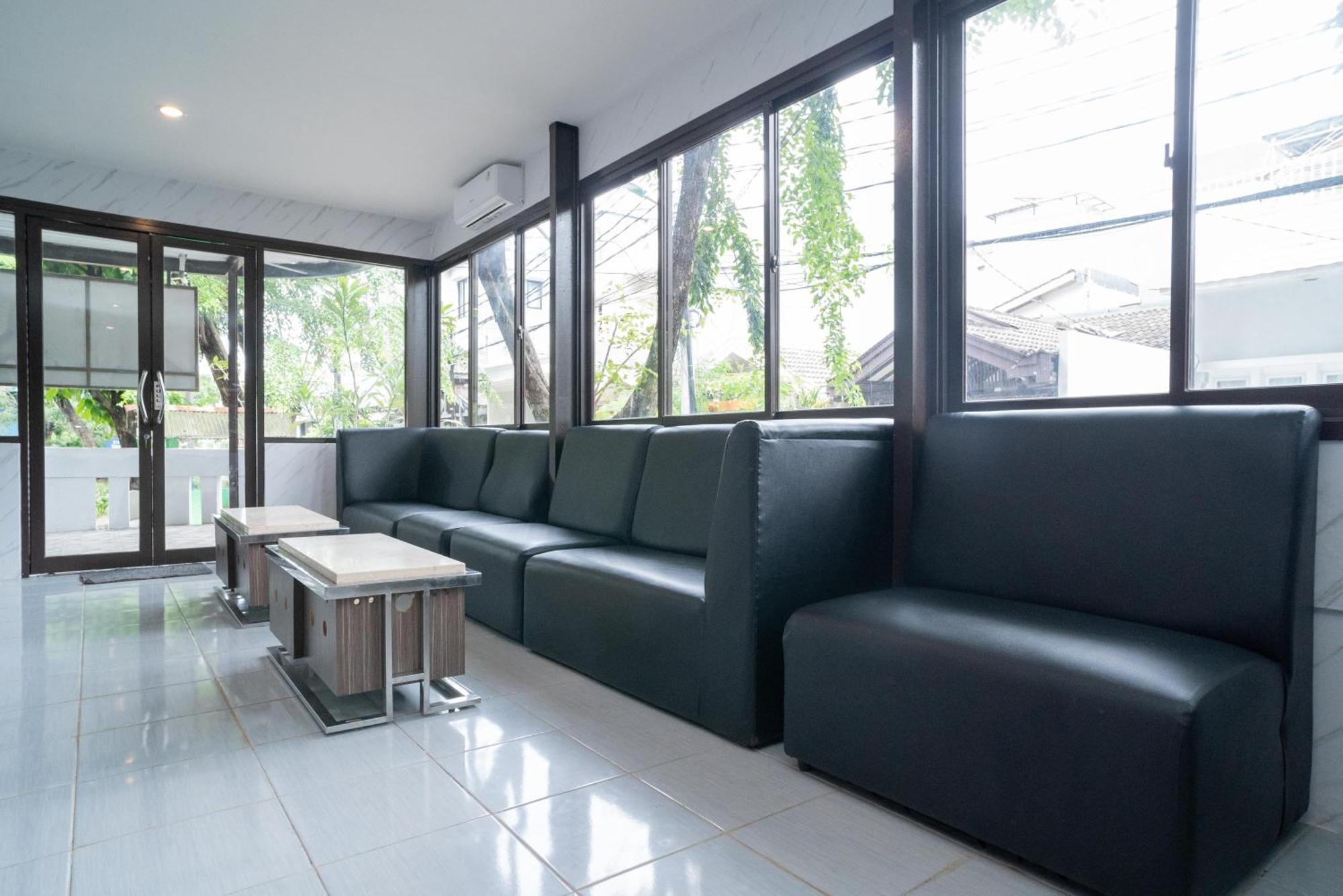 Reddoorz Plus Near Itc Cempaka Mas 2 자카르타 외부 사진