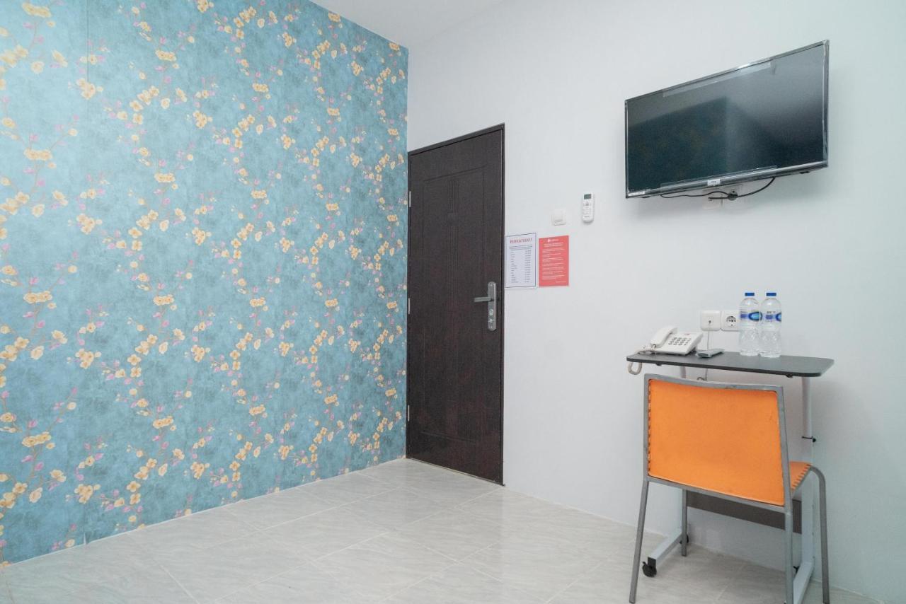 Reddoorz Plus Near Itc Cempaka Mas 2 자카르타 외부 사진